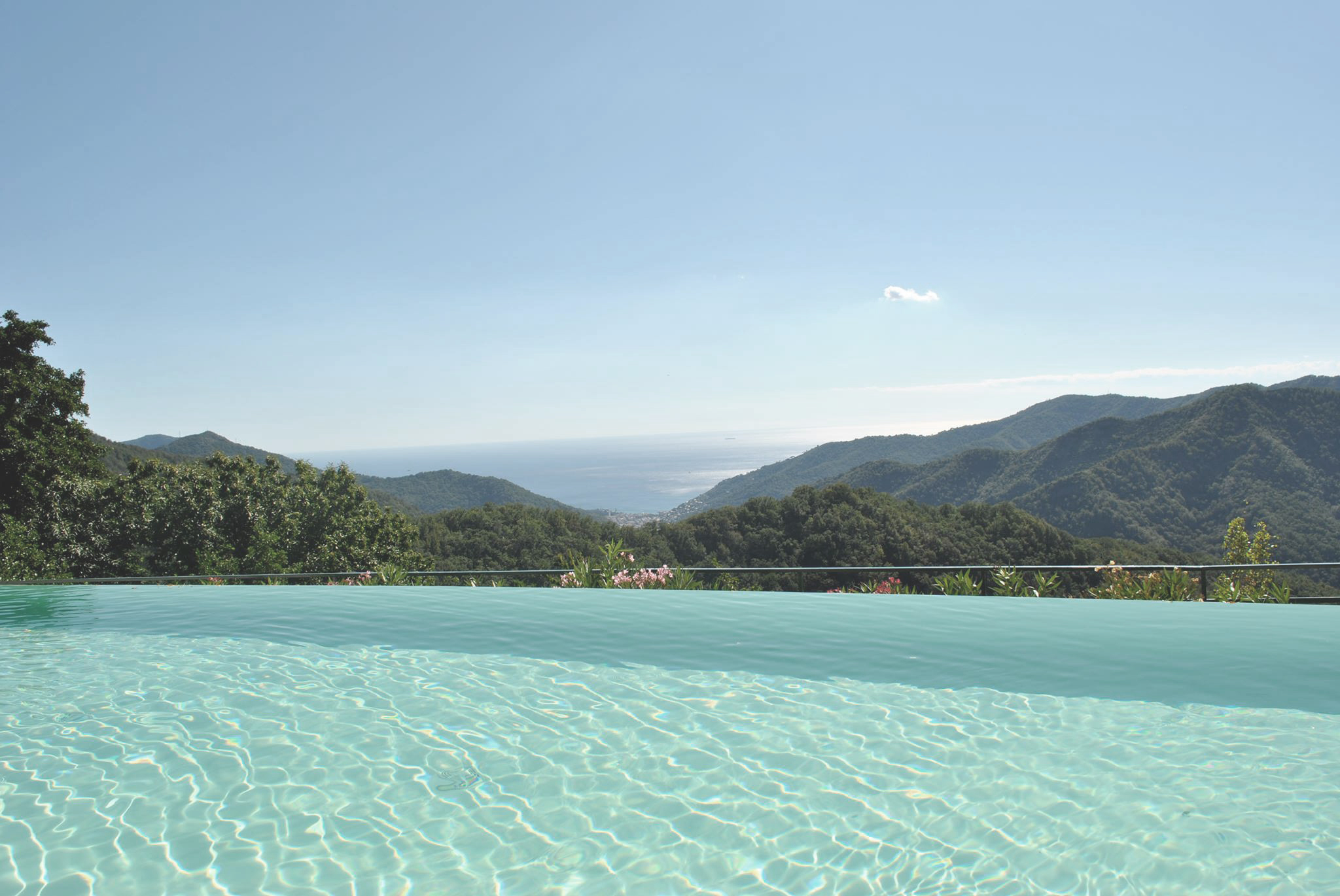 Hotel benessere a Genova: piscina panoramica 2